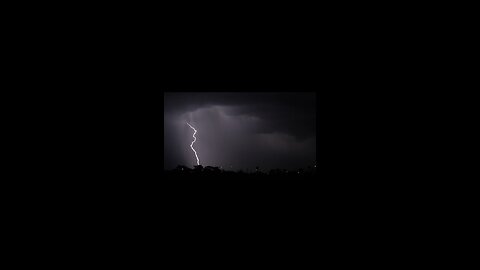 Lightning strikes Extreme weather 😍😮