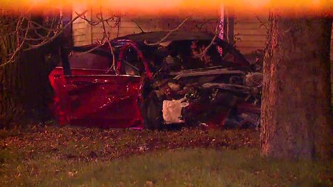 Stolen car crashes in Cleveland, six people injured