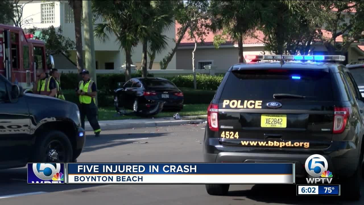 5 injured in Boynton Beach vehicle crash