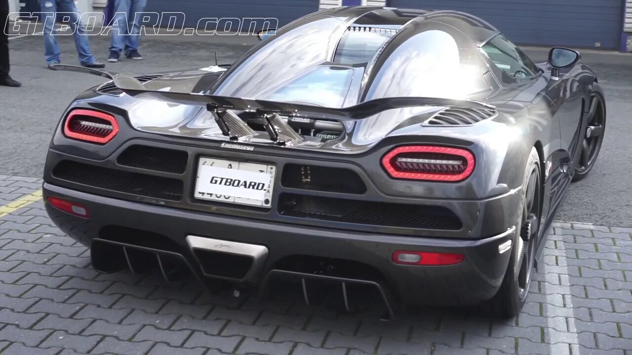 Lovely Koenigsegg Agera R STARTUP and drive away on fleixifuel. Raw!