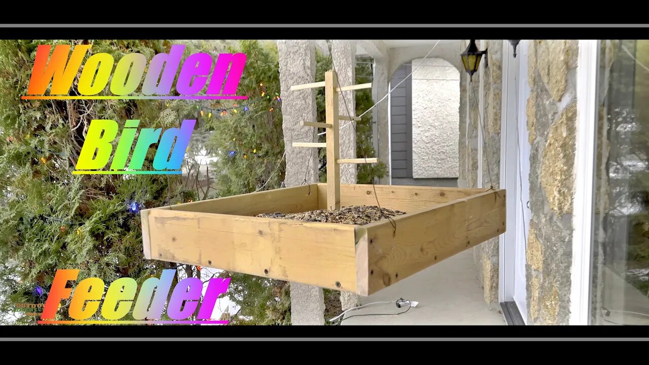 How to Make a DIY Wooden Bird Feeder (that's WAY easier than you think!) #DIY_WOODEN_BIRD_FEEDER