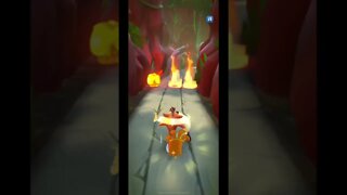 Py-Ro Battle Run Gameplay On Dino Might - Crash Bandicoot: On The Run!