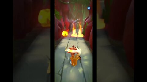 Py-Ro Battle Run Gameplay On Dino Might - Crash Bandicoot: On The Run!