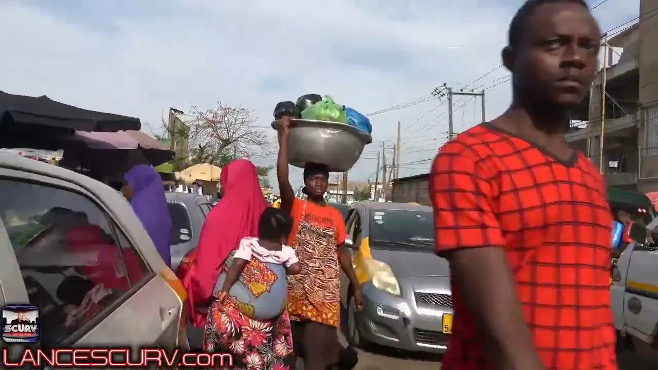 MADINA MARKET WALK AND TALK IN GHANA ON A VERY COLORFUL DAY! | THE SCURV's