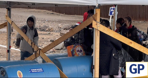 Illegal Aliens crossing border in Lukeville, AZ