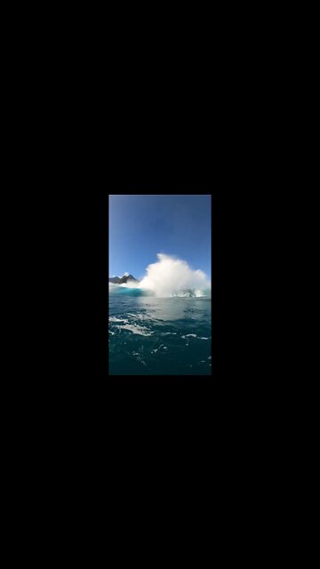 THIS IS NOT A WAVE BUT THE ENTIRE OCEAN FOLDING OVER