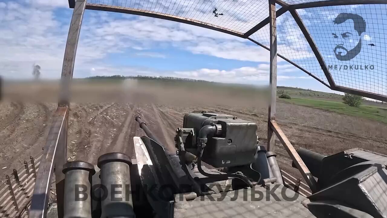 Footage of the 1st Guards Tank Army assaulting Ukrainian positions in the Kupyansk direction