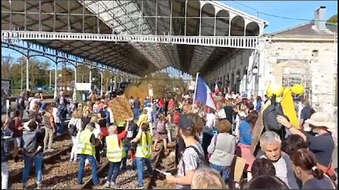 Anti Vaccine Mandate Protest all over France 🇫🇷