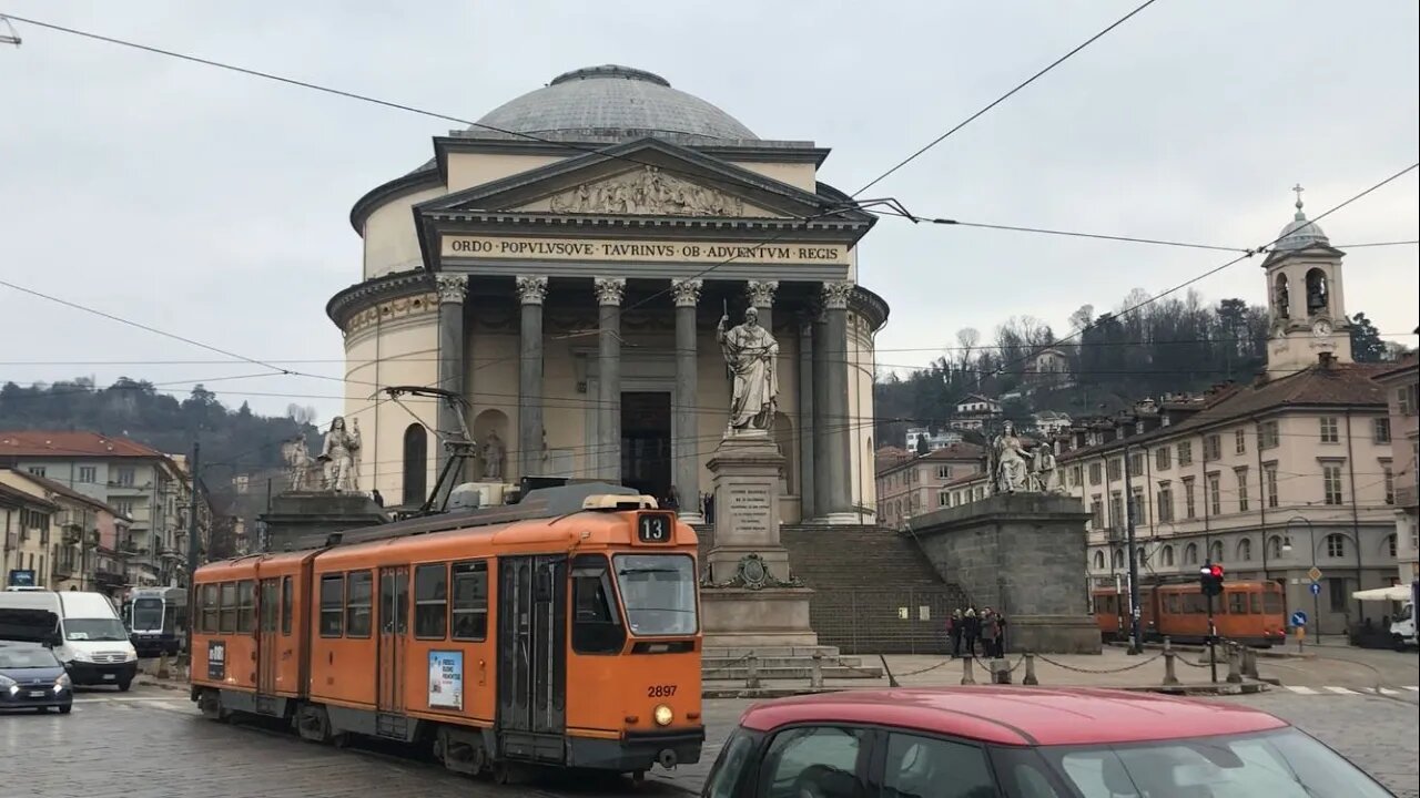TURIN - Italian Art & Balconies