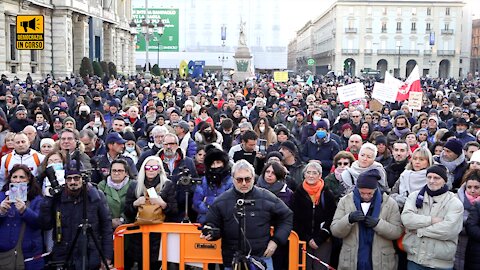 TORINO, CONTINUANO LE PROTESTE: LE VOCI IN PIAZZA