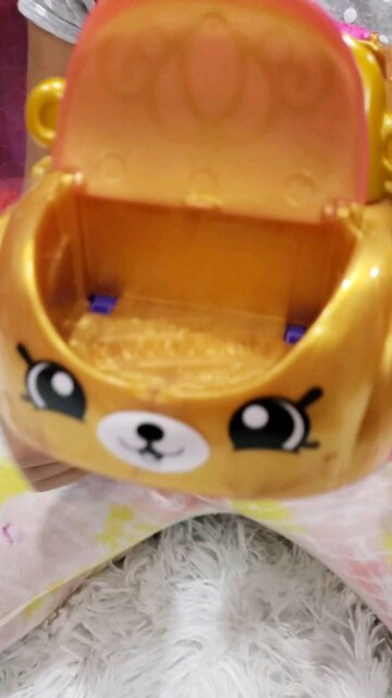 Stella opens New Toy Shopkins Happy Places Royal Convertible car