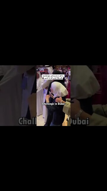 Mohammed bin Rashid crowns a Syrian girl as Arab Reading Champion in Dubai