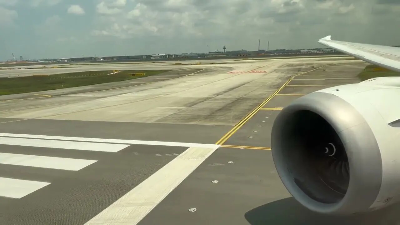 184 8Singapore Airlines - Boeing 787-10 - SQ912 - Singapore to Manila (Take-off)