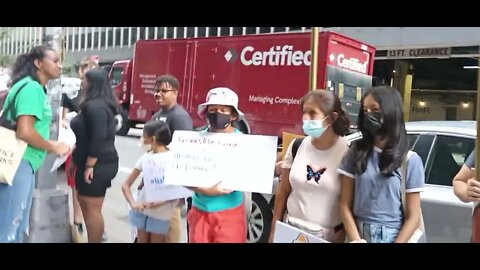 @MaketheRoadAct @MaketheRoadNY @PeoplesPlanNYC @AQE_NY Protesters outside