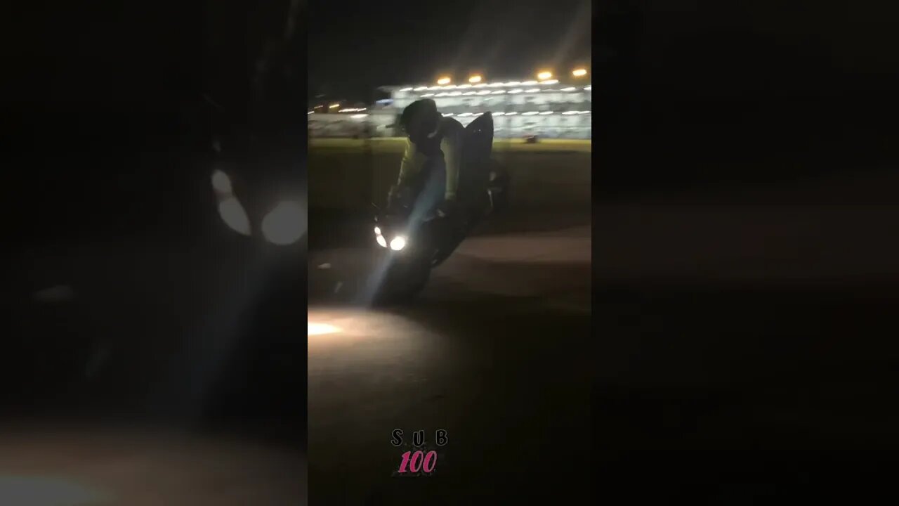 KAWASAKI ENDO STOPPIE