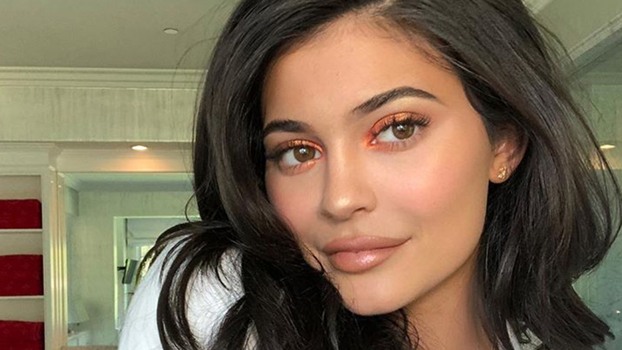 Did Kylie Jenner & Travis Scott Buy WEDDING RINGS!?