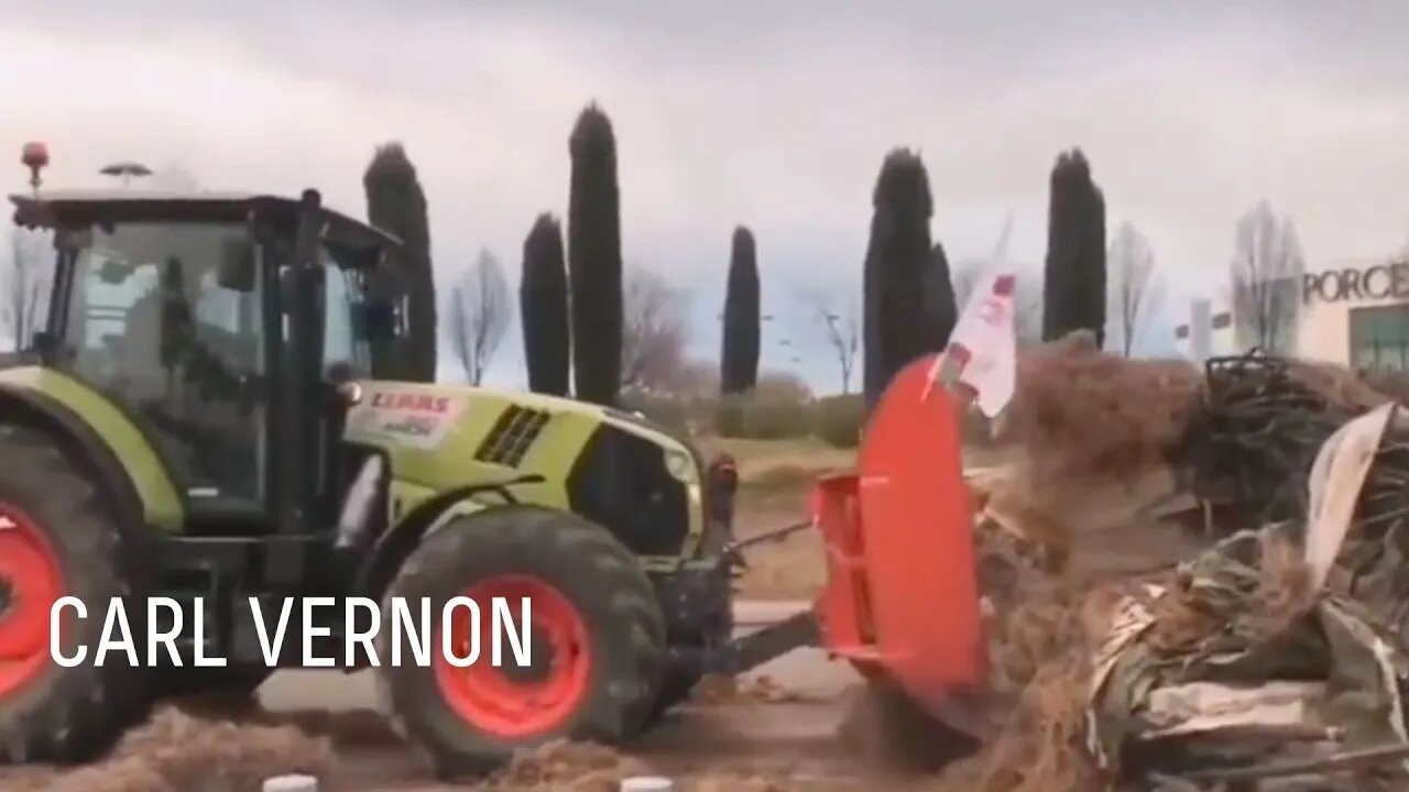 Farmers make a deposit 😂