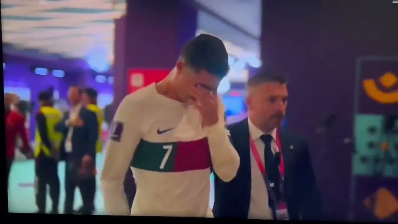 It hurts me to see Ronaldo like this man 💔#shorts #tiktokviral #football #cristianoronaldo