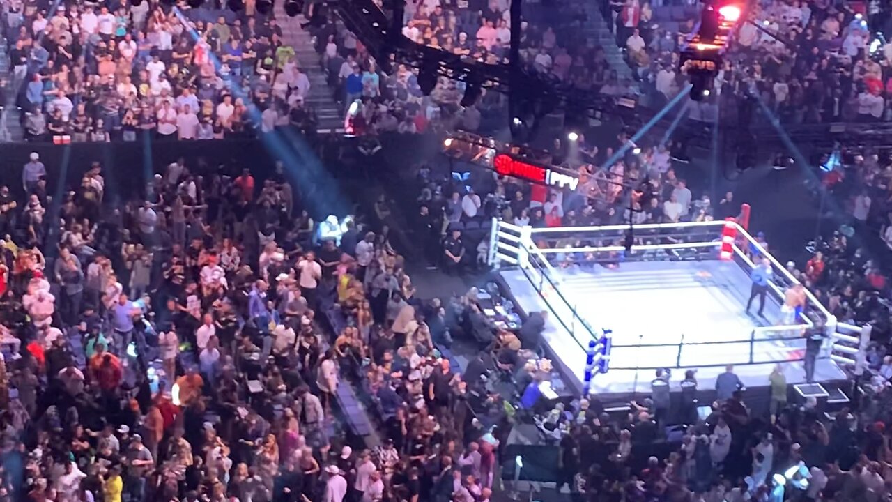 Island Boys get into HUGE fight in the crowd!