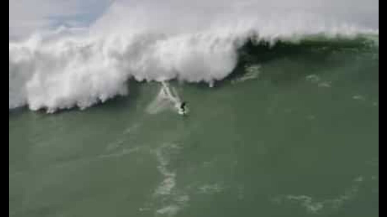 Drone optager den dramatiske redning af Pedro Scooby i Nazaré