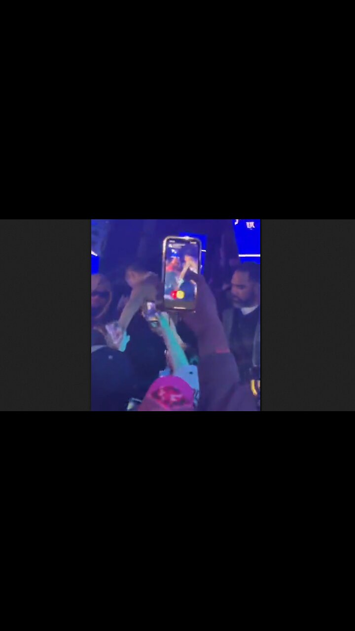 Rapper Blueface brings white girl on stage & then his posse beat her