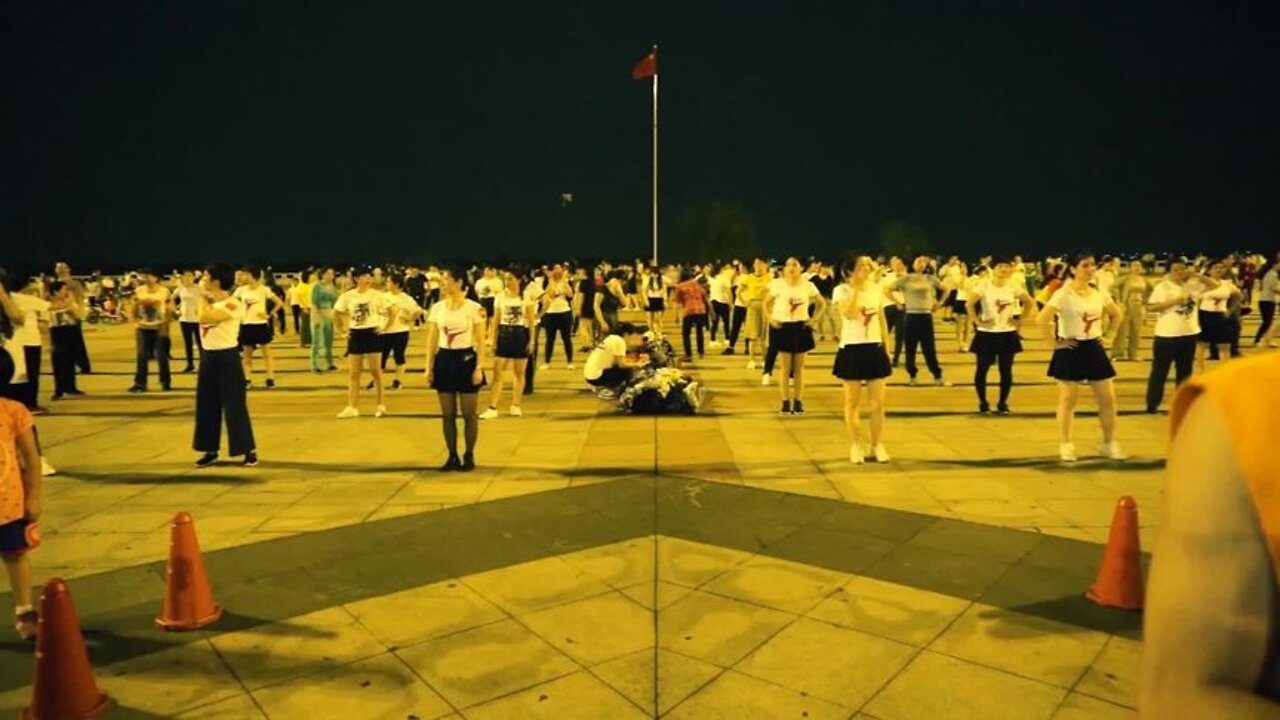 顺能广场舞《38度6》动感的舞姿舞曲，让人忍不住跟着跳【順能炫舞團】