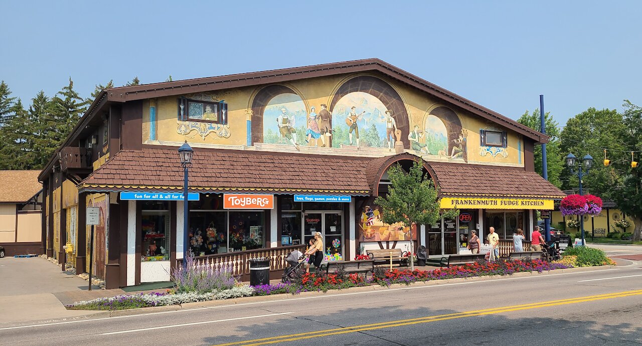 Tour of Frankenmuth, Michigan's Little Bavaria, A quaint little German town.