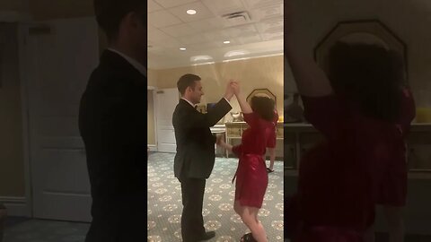 Getting ready with my little sister on her big day! 💒💕 #wedding #winterwedding #christmaswedding