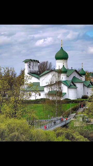 We saved a sunny spring day in Pskov for you