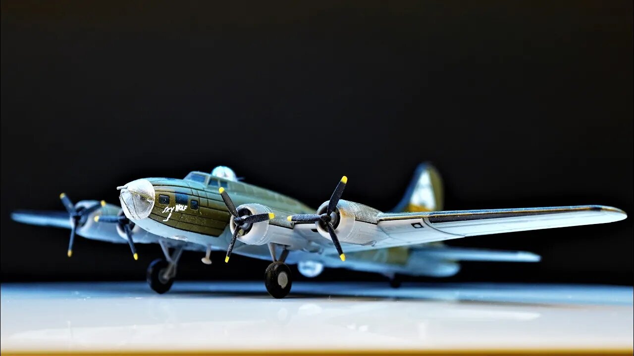 Boeing B-17F Flying Fortress - Amercom 1/144