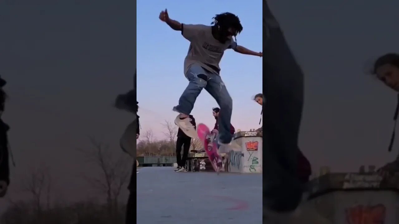 KickflipLateShuv😝™️ #skateboardingisfun #youtubeshorts #merrychristmas #fyp