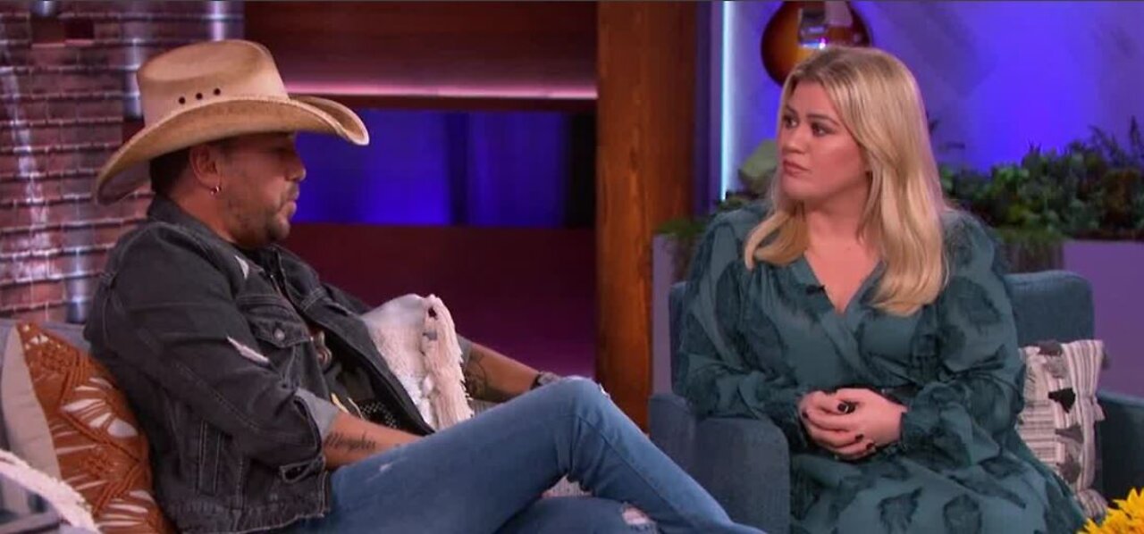 Jason Aldean talks to Kelly Clarkson