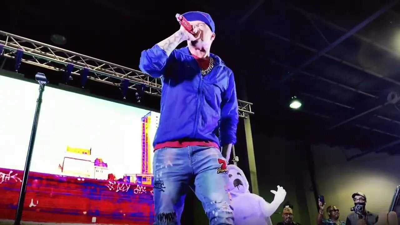 Vanilla Ice - Eminem Remember Me? (Freestyle) [Live @ Collect-A-Con in Charlotte, NC]