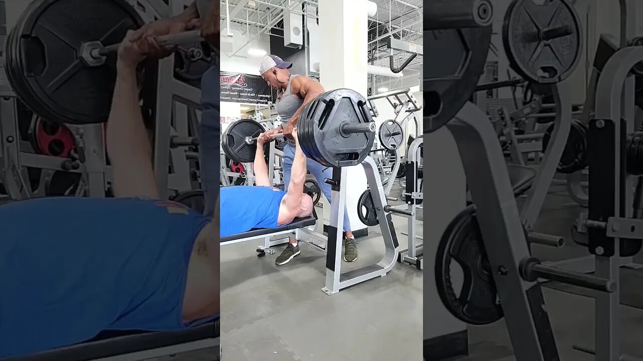 405lbs Raw bench, when editing goes wrong 😆, two more days until my meet