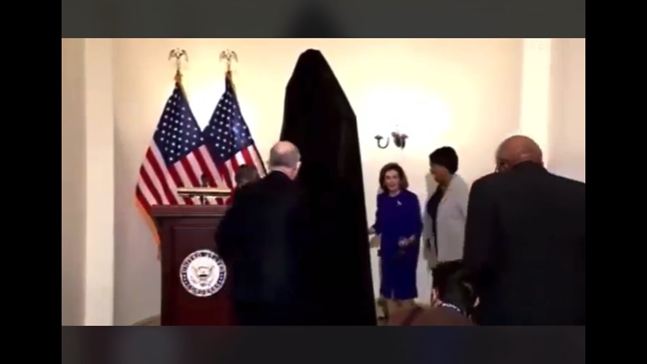 Trump Statue, lol
