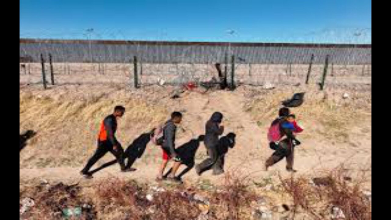 Fifth Circuit Blocks Texas’ Anti-Illegal Immigration Law Hours After SCOTUS Let It Stand