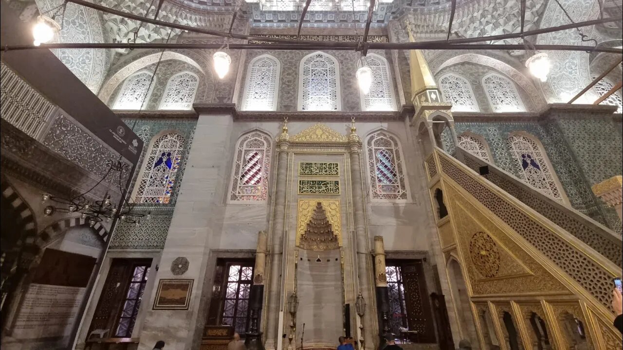 Recitation at Sultan Ahmet Camii by Sheikh Hasan Kara | Haşr Suresi
