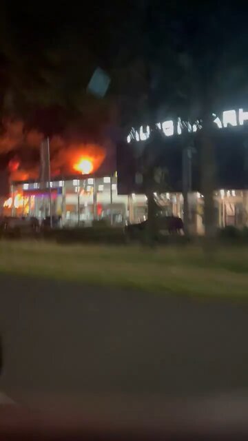 Bill Gates Foundation supermarket Netherlands spontaneously caught fire in the middle of the night.