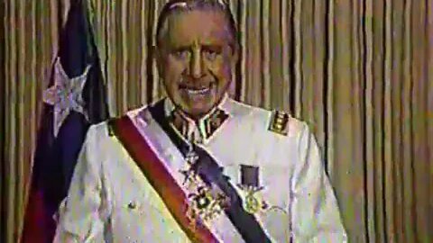 EL DIA QUE AUGUSTO PINOCHET ENTREGA EL MANDO DE CHILE