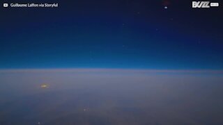 En pilot har lavet en utrolig time-lapse video af Iran