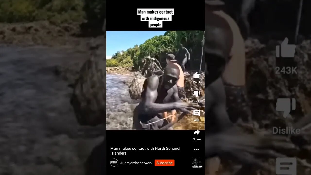 Man makes contact with indigenous people #cannibal #cannibalholocaust #badmovies #nonsense #zoobox