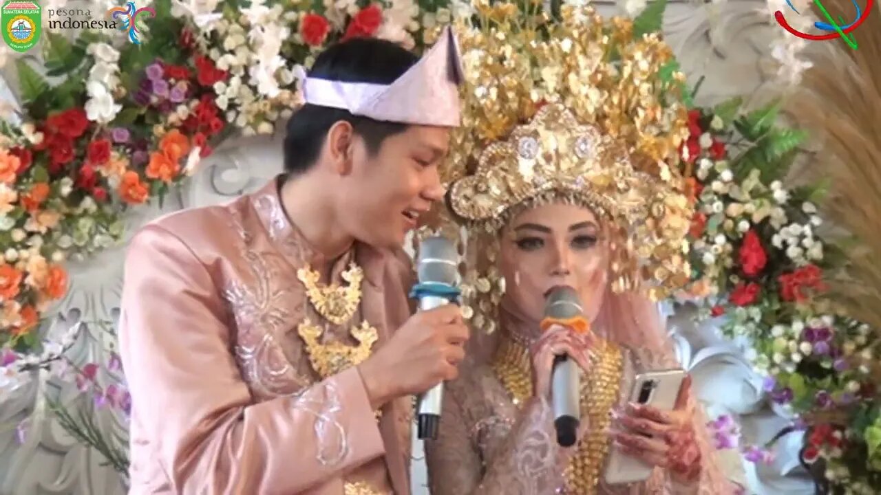 PENGANTIN MENYANYI / ACARA RESEPSI PERNIKAHAN DEKA PUTRI ANDINI S.PD & WAHYU ARDITYA A.MD COM