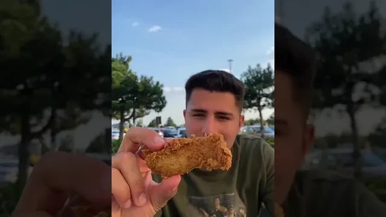 CUM NU AR TREBUI SA ARATE CRISPY DE LA KFC #oguritamica #mancaciosul #mancare #kfc