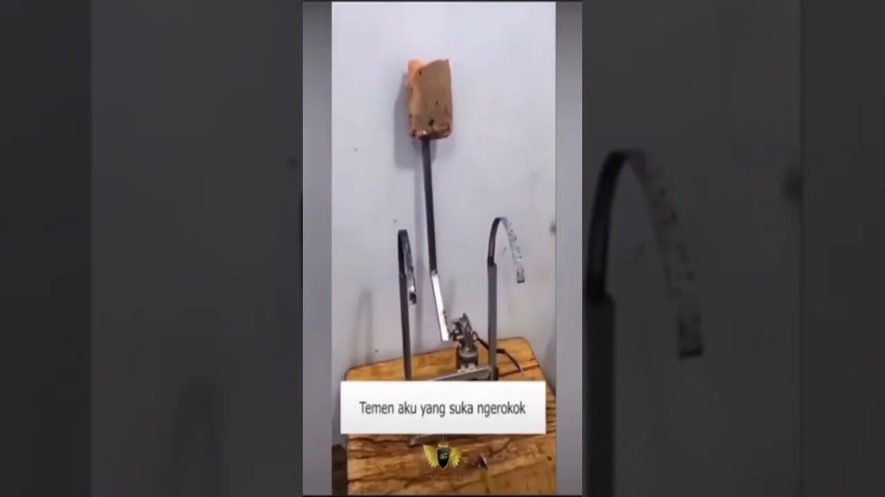 Ingin berhenti merokok, pakai alat canggih ini aj😀😀