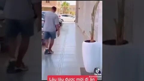 Lâu lâu được mời đi ănvà cái kết cai ket 😂😂