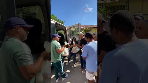 FLUMINENSE DISTRIBUI 1200 QUILOS DE ALIMENTOS NA COMUNIDADE DO KARATÊ, VIZINHA AO CTCC