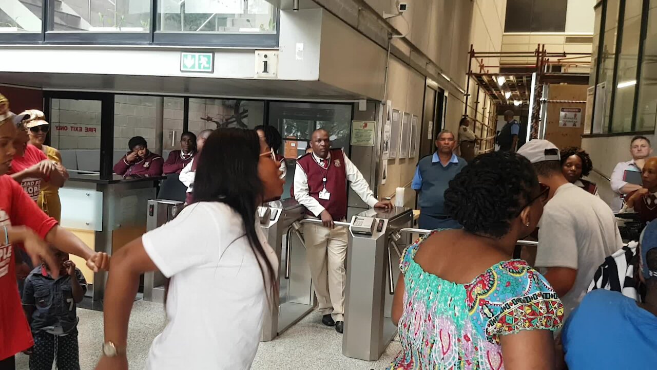 SOUTH AFRICA - Cape Town - Reclaim the City picket at Provincial Department of Transport and Public Works (Video) (MQy)