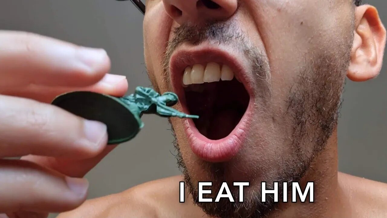 Vore || Giant EATS a little guy