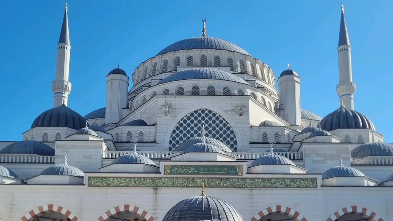 Recitation at Çamlica Camii by Sheikh İshak Danış | Lokman Suresi 🇹🇷