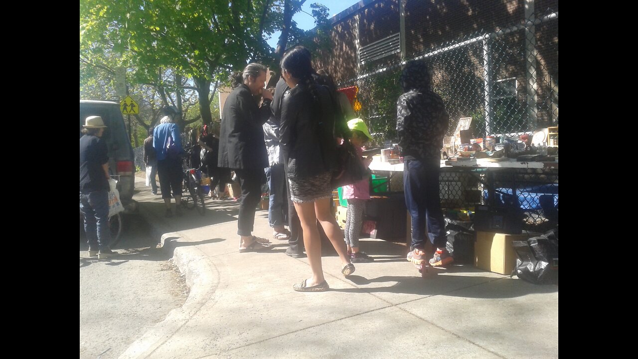 MY STREET *VENDING IN THE MILE END ,MTL.